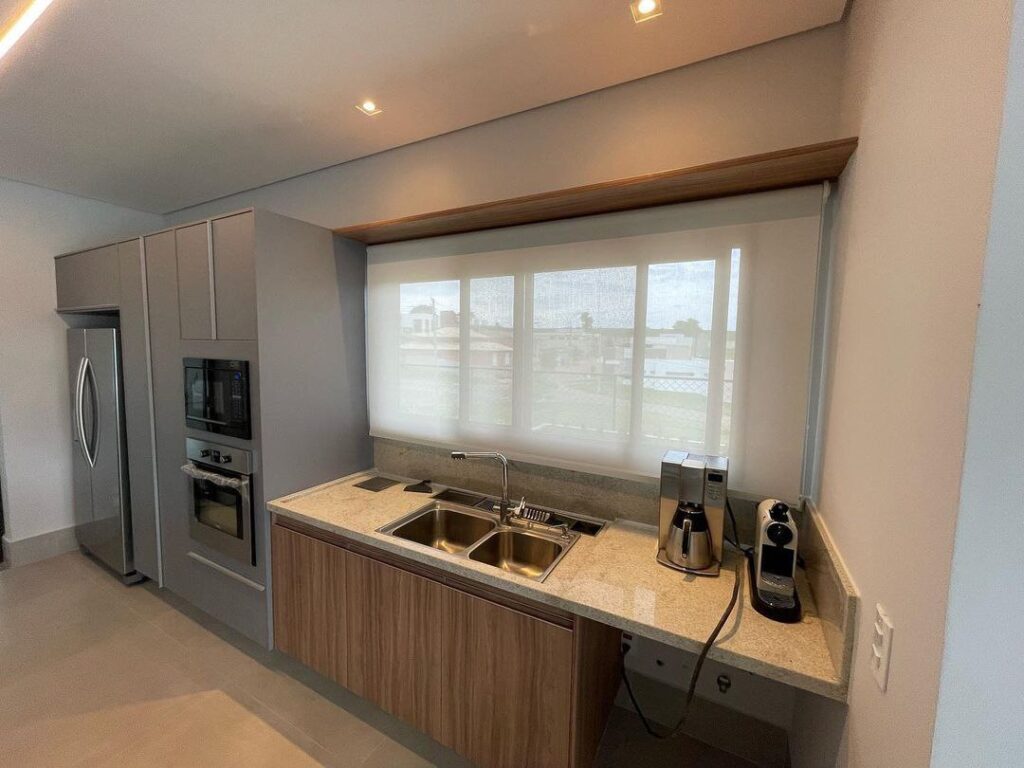 photo_4922617101080964119_y